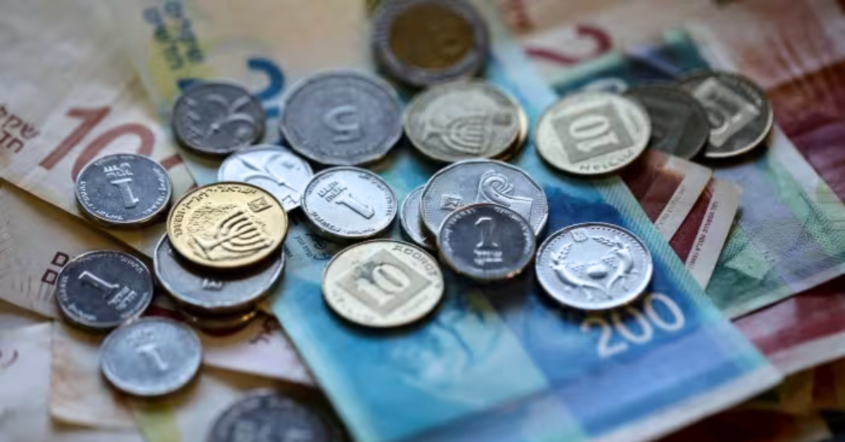 The U.S. warned on Thursday that Israel’s one-month extension on bank cooperation with Palestinian banks is "very short term" and could lead to "another looming crisis" by Nov. 30.
Image Source: Financial Times